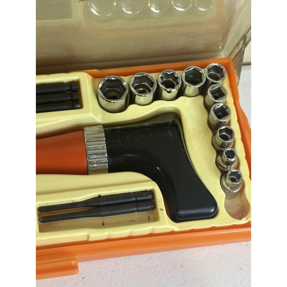 Vintage Tool Kit Screwdriver Rachet Socket Set (missing Few Pieces) - Picture 5 of 11